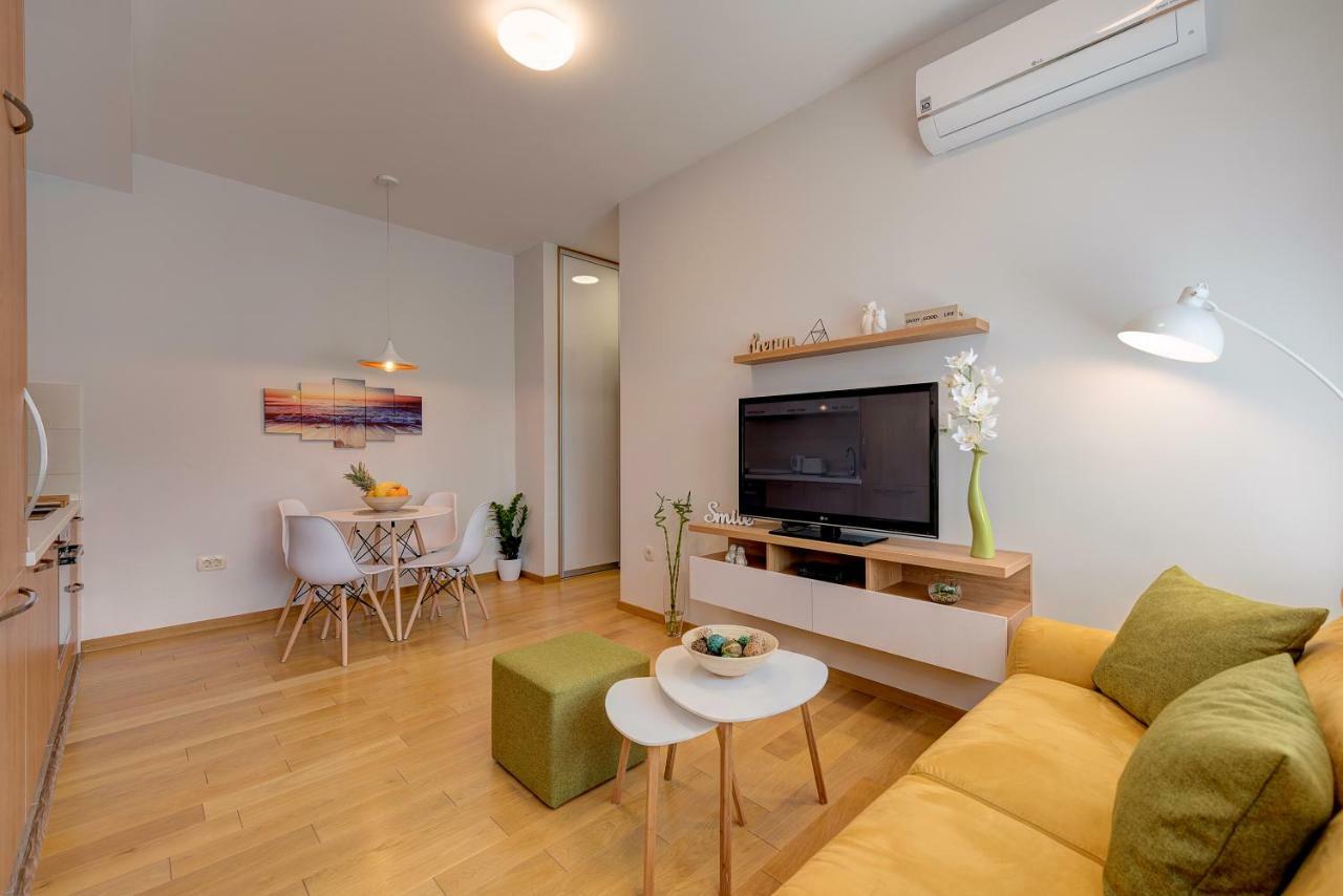 Sunray Apartment Tivat Exterior photo
