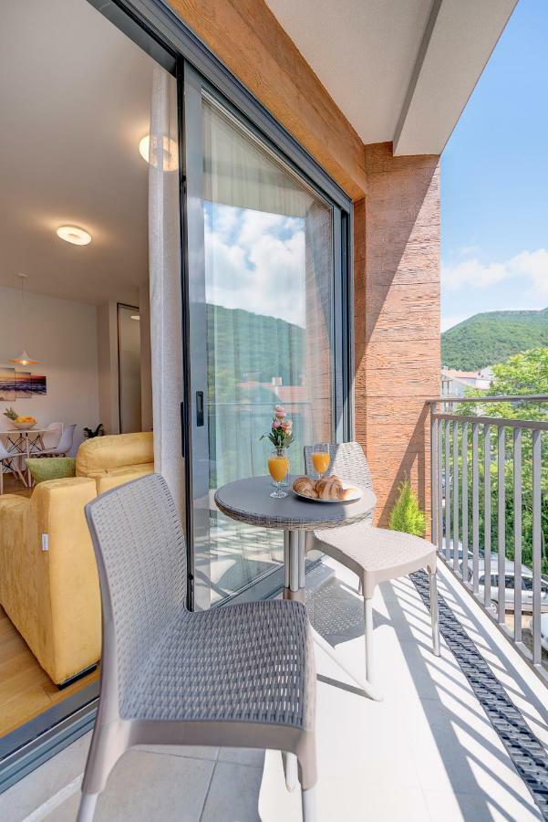 Sunray Apartment Tivat Exterior photo